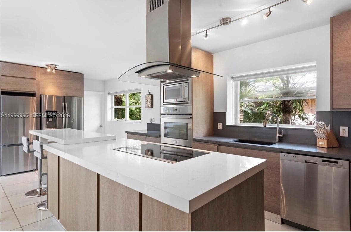 1025 Belle Meade Island Dr, Miami FL 33138 — 13