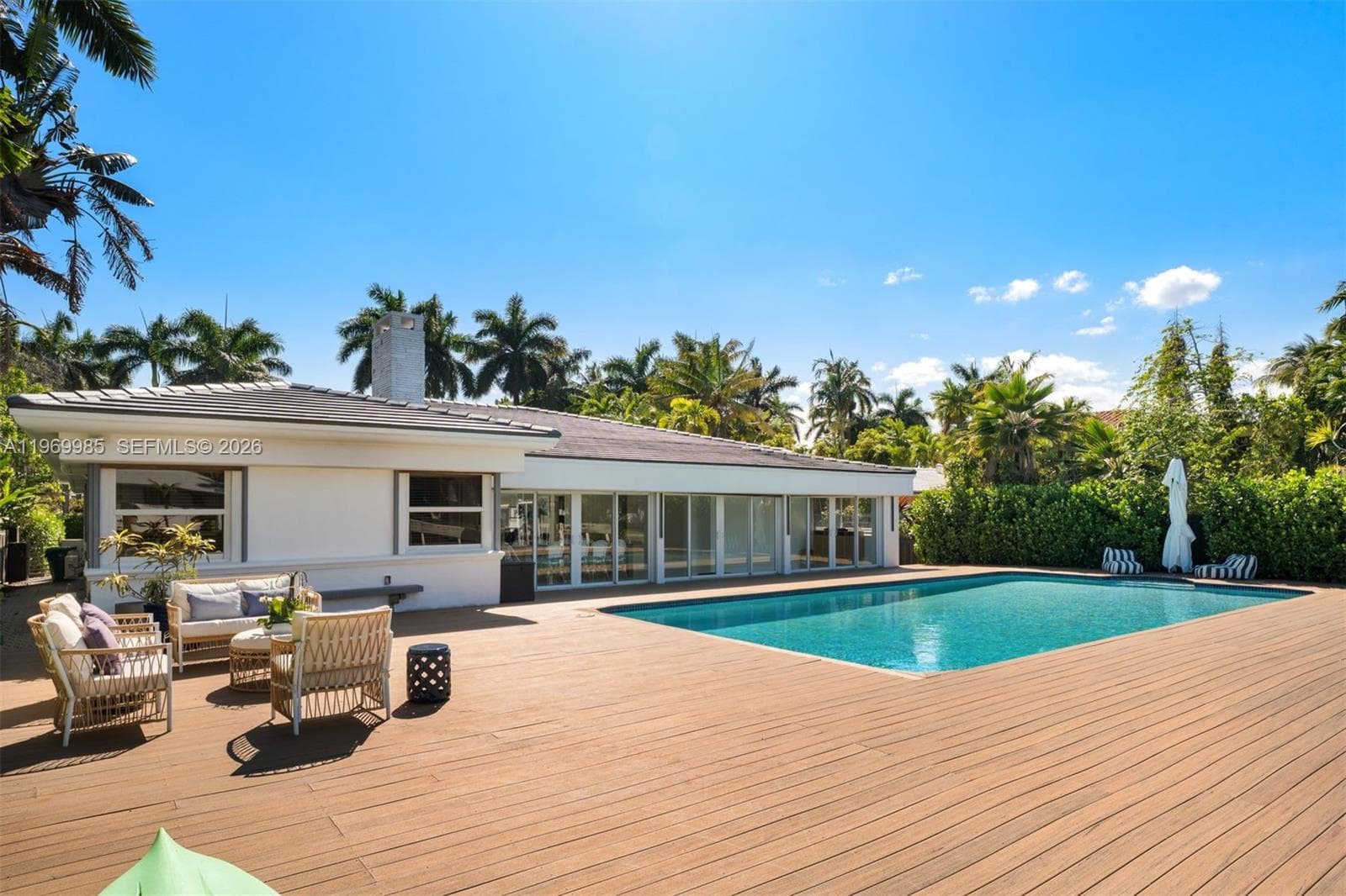 1025 Belle Meade Island Dr, Miami FL 33138 — 28