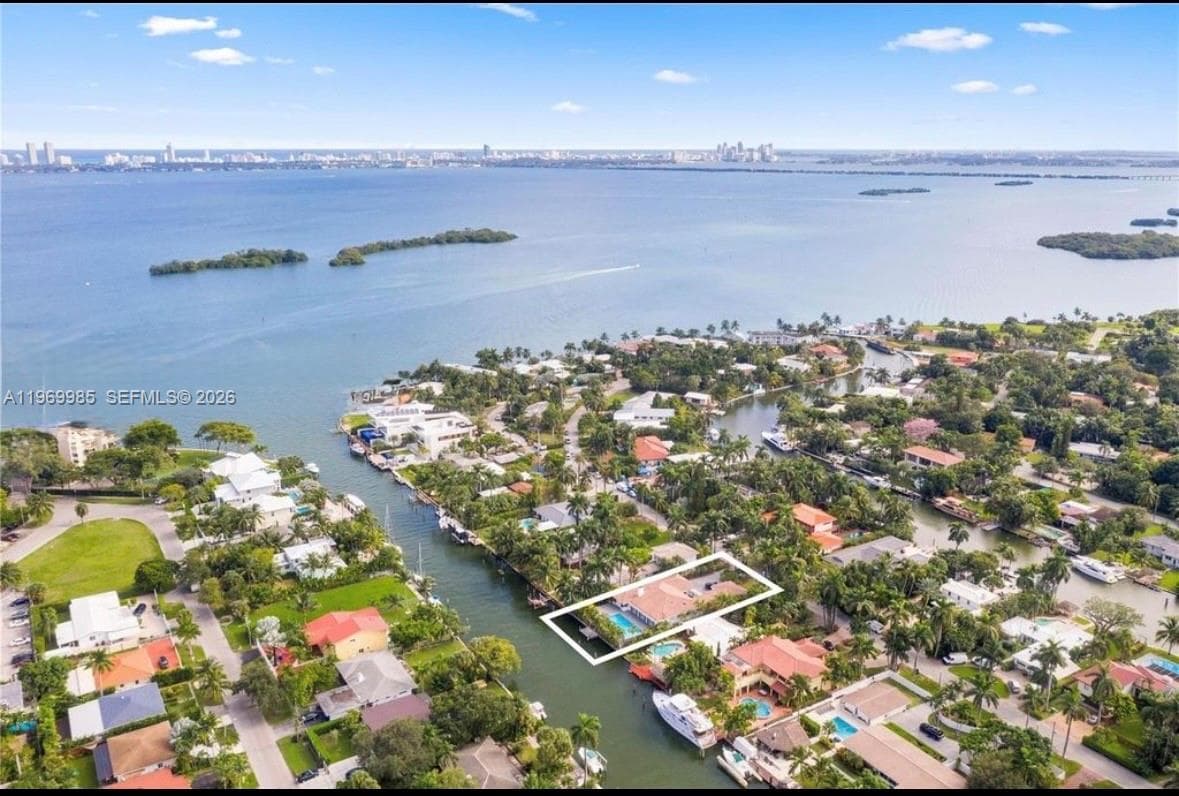 1025 Belle Meade Island Dr, Miami FL 33138 — 31