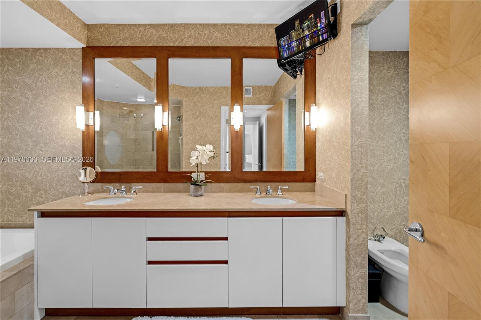 1500 Ocean Dr # 704, Miami Beach FL 33139 — 21