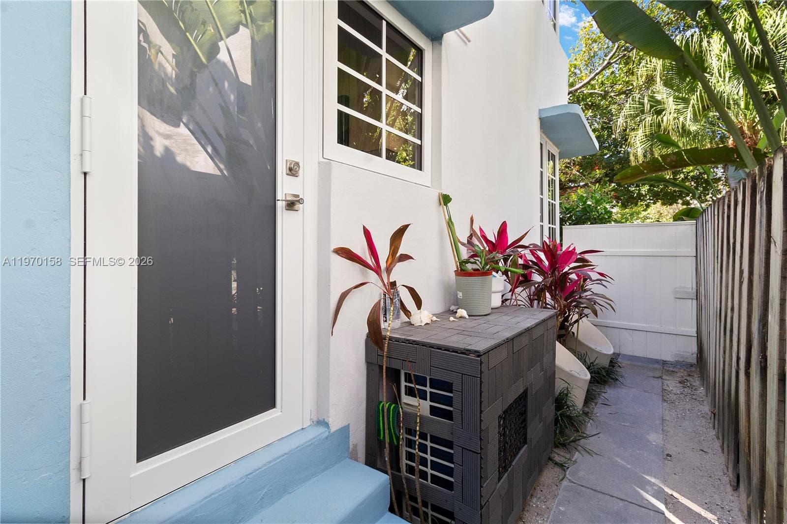 1009 Meridian Ave # 14, Miami Beach FL 33139 — 32