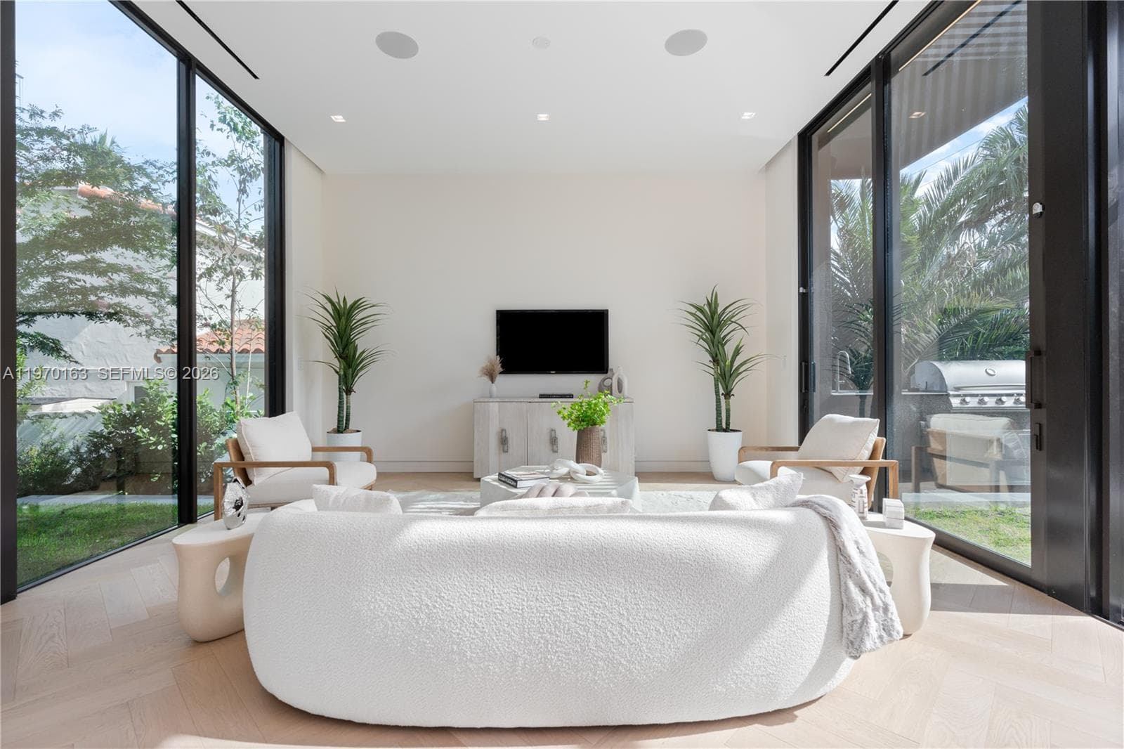 536 W 51st St, Miami Beach FL 33140 — 2