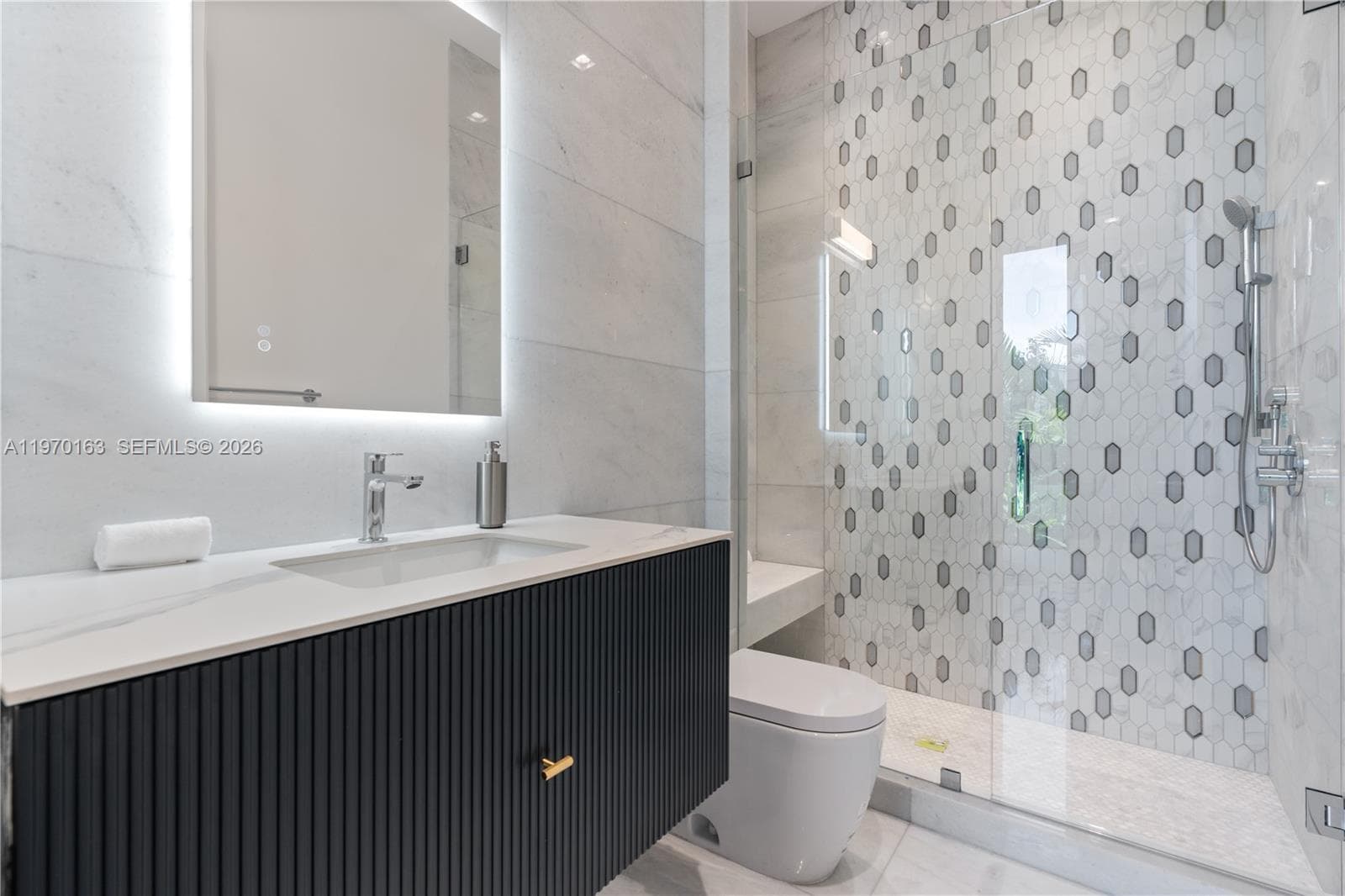 536 W 51st St, Miami Beach FL 33140 — 20