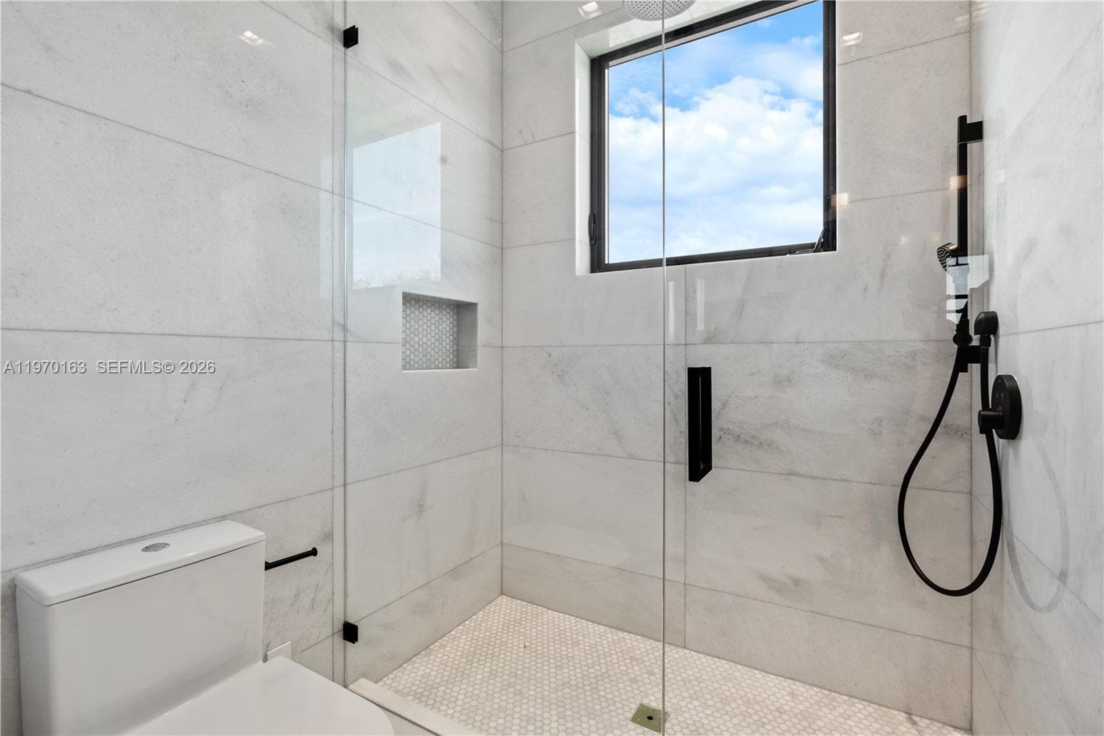 536 W 51st St, Miami Beach FL 33140 — 24