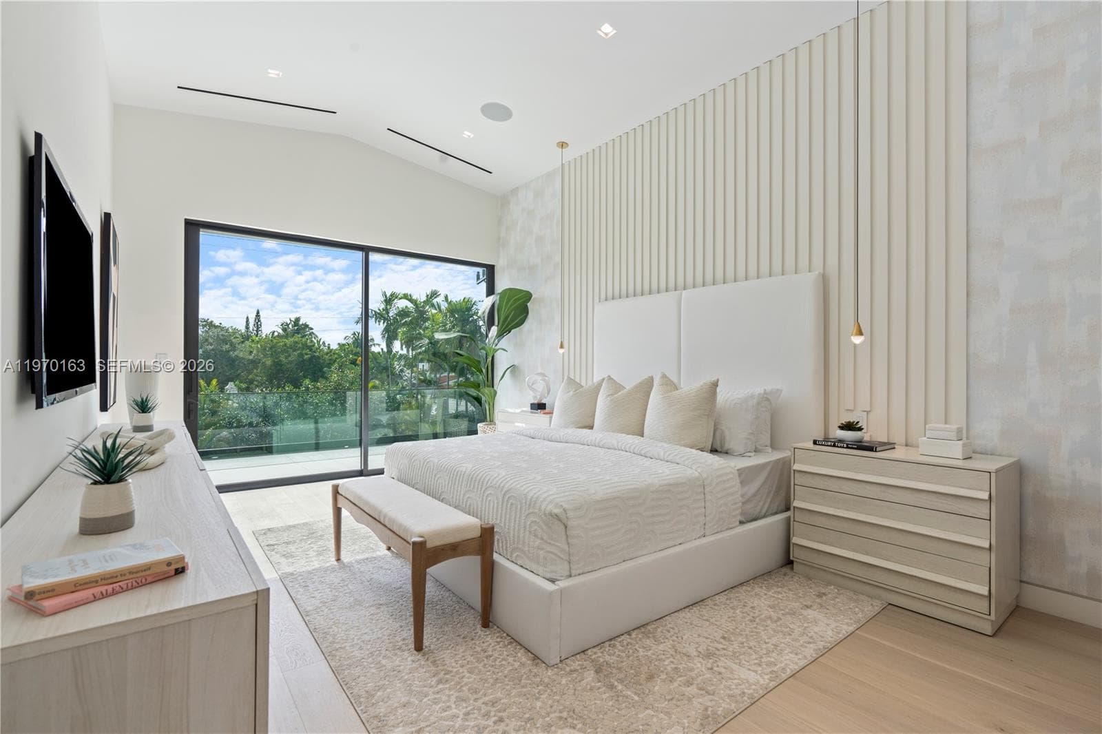 536 W 51st St, Miami Beach FL 33140 — 14