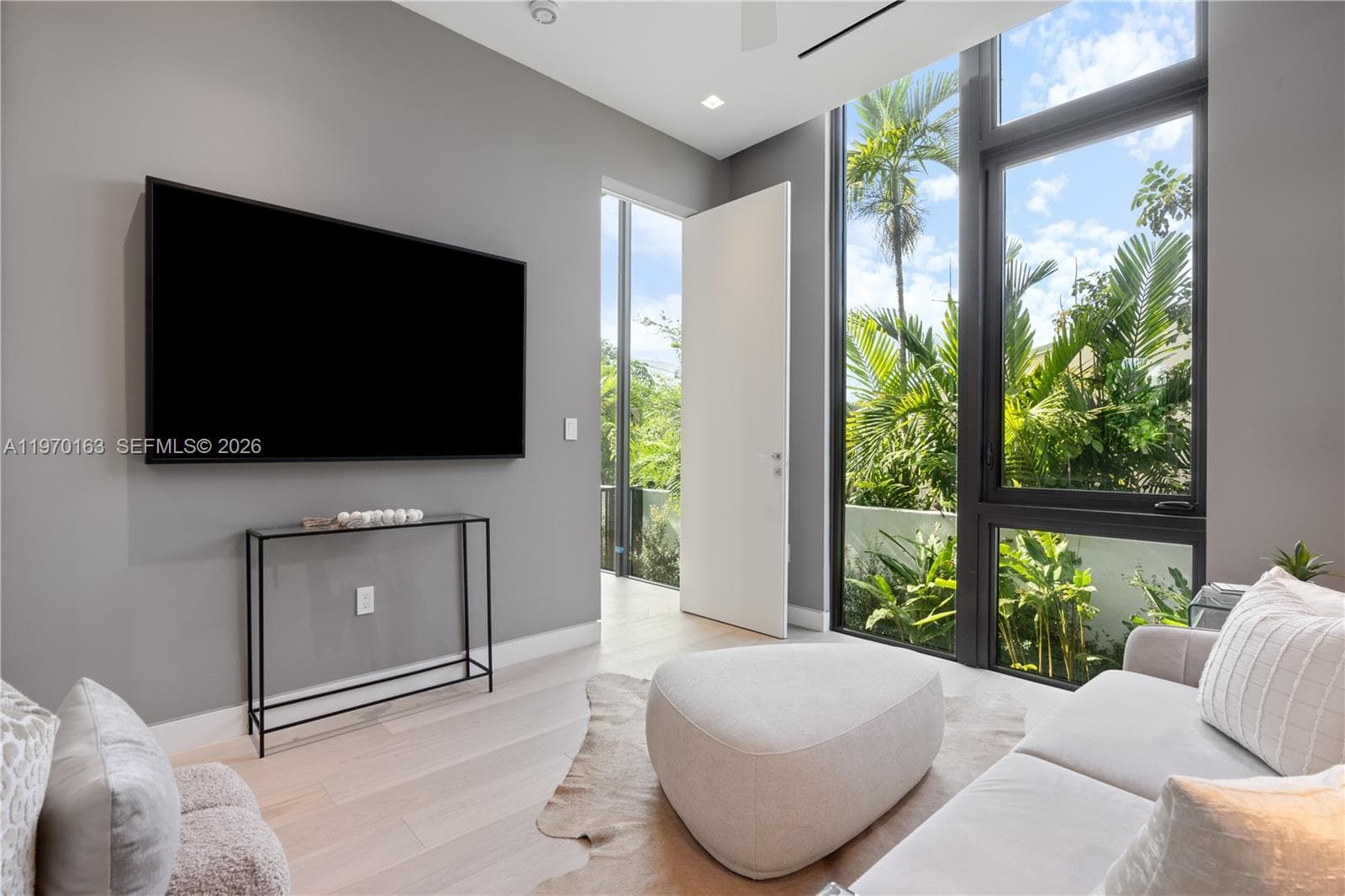 536 W 51st St, Miami Beach FL 33140 — 11