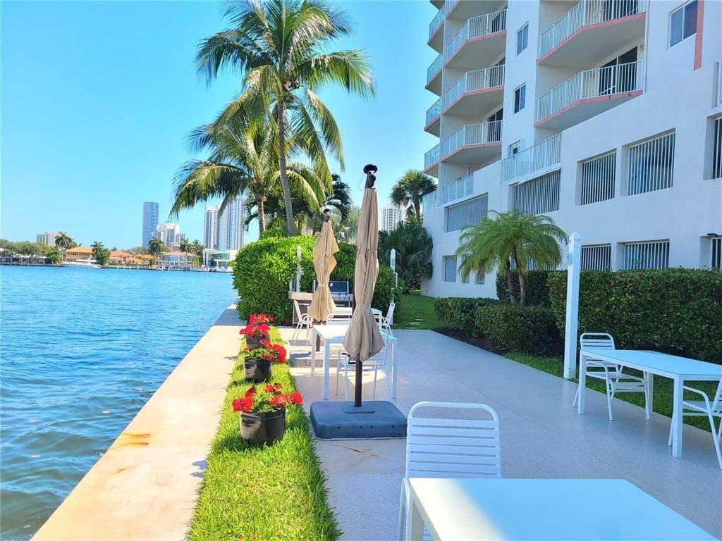 18260 N Bay Road # 304, Sunny Isles Beach FL 33160 — 53