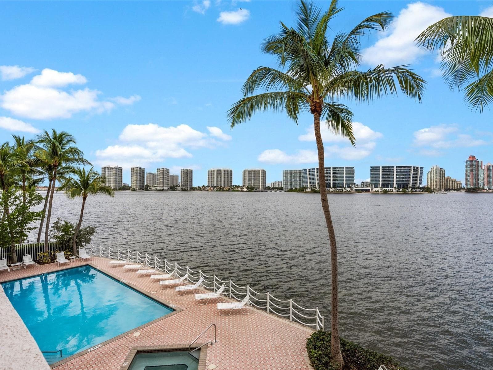 18260 N Bay Road # 304, Sunny Isles Beach FL 33160 — 18