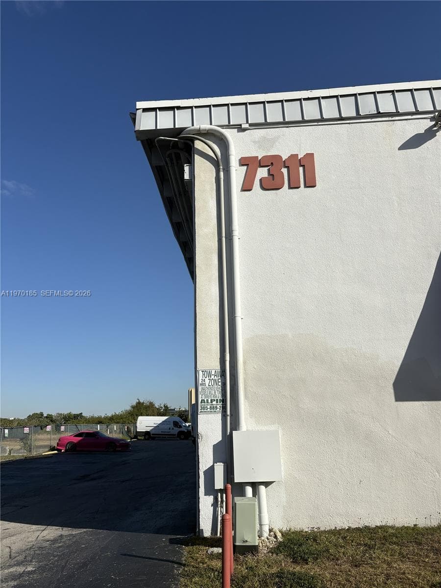 7311 NW 12th St # 25, Miami FL 33126 — 10