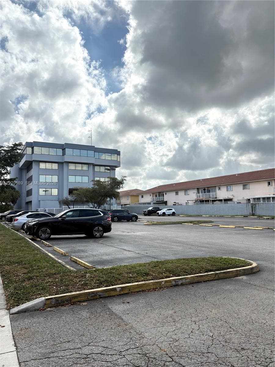 2100 W 76th St # 206, Hialeah FL 33016 — 17