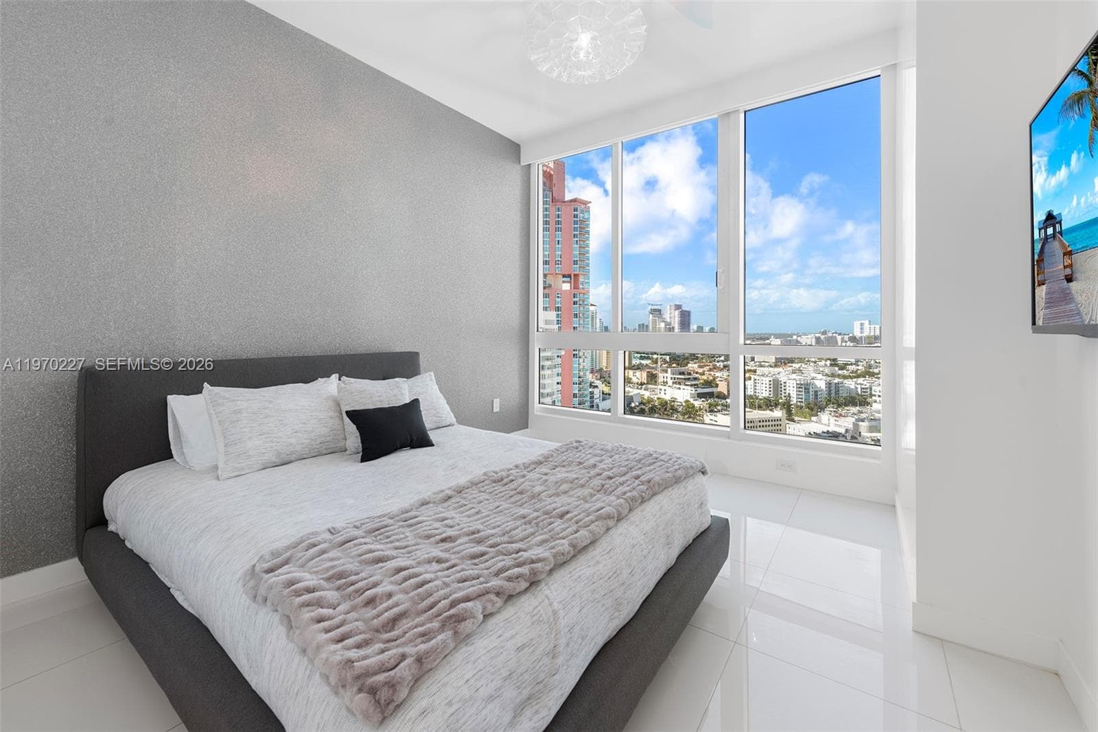 100 S Pointe Dr # 2101, Miami Beach FL 33139 — 28