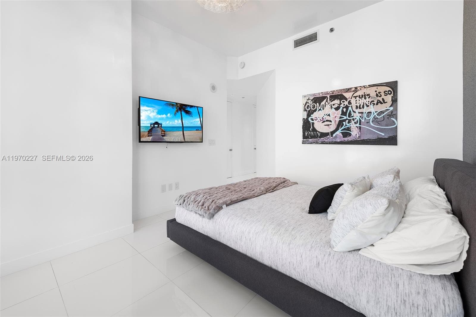100 S Pointe Dr # 2101, Miami Beach FL 33139 — 29