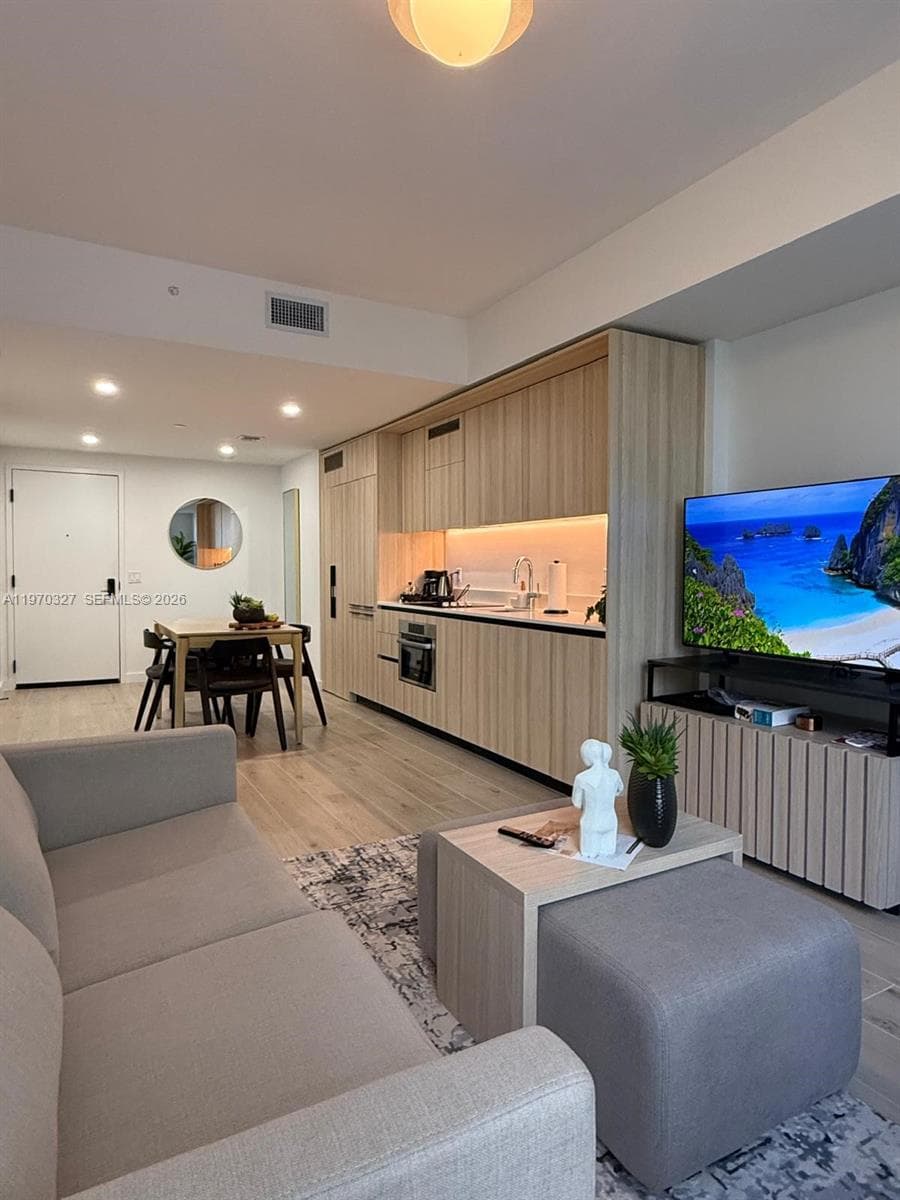 225 N Miami Ave # 804, Miami FL 33128 — 10