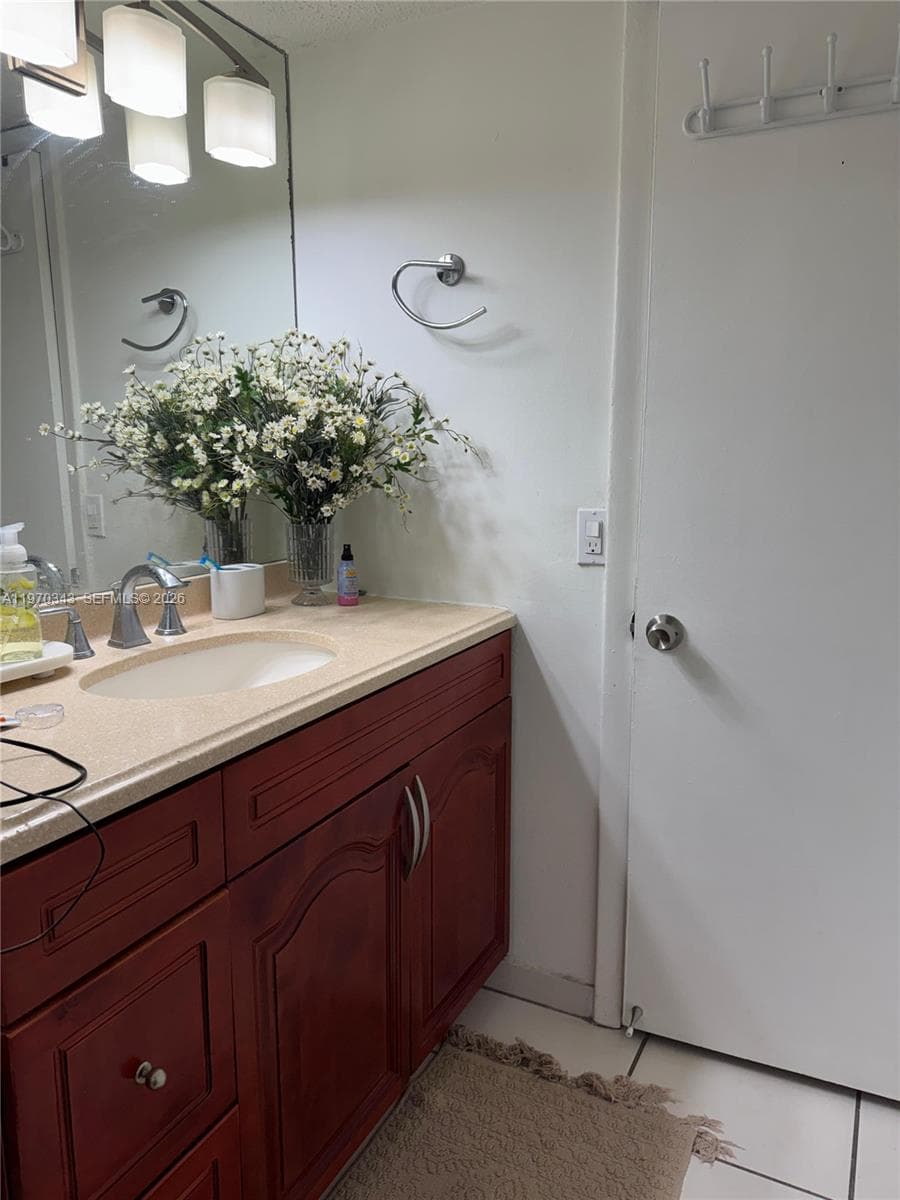 5050 NW 7th St # 604, Miami FL 33126 — 23