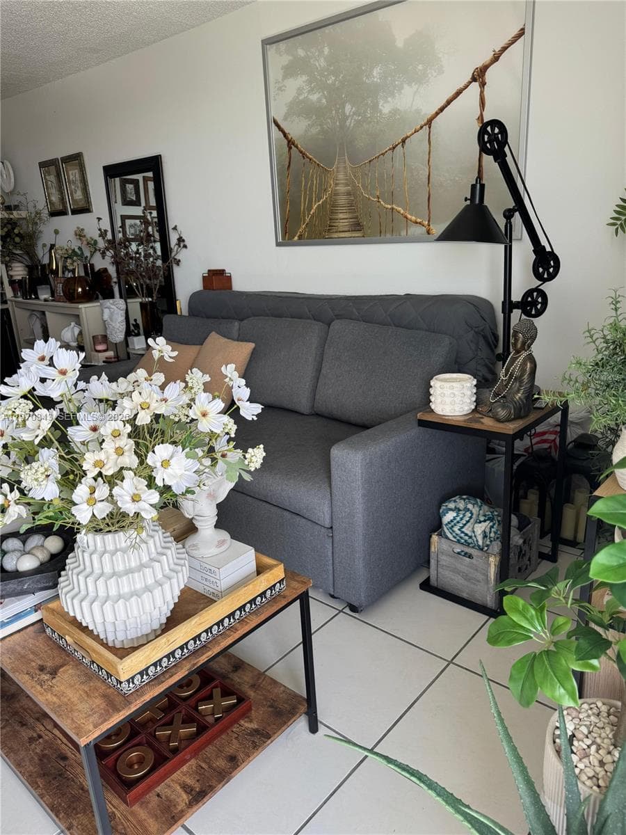 5050 NW 7th St # 604, Miami FL 33126 — 16