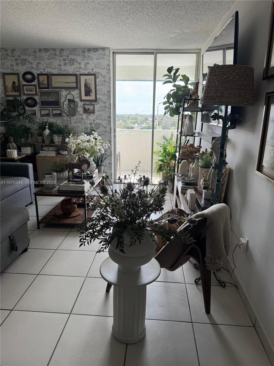 5050 NW 7th St # 604, Miami FL 33126 — 3