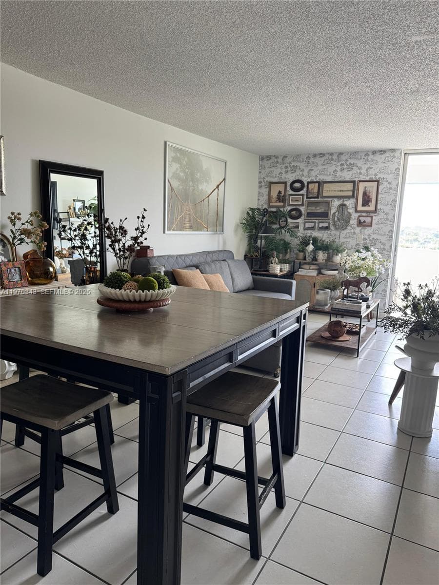 5050 NW 7th St # 604, Miami FL 33126 — 9
