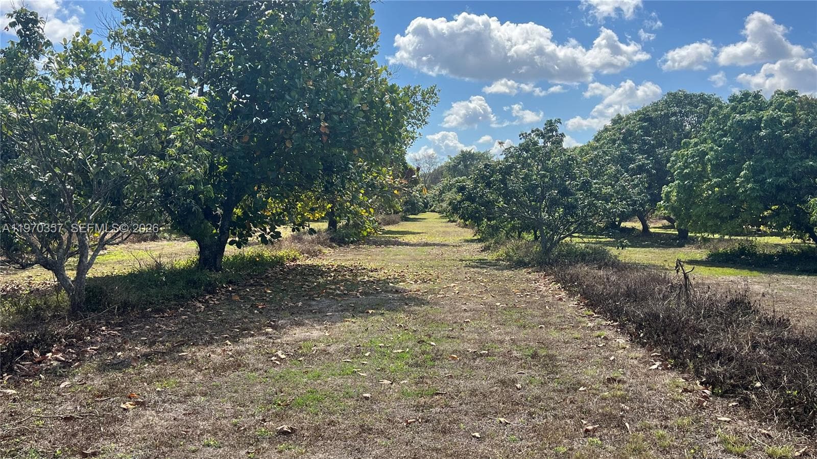 SW, Miami FL 33187 — 25