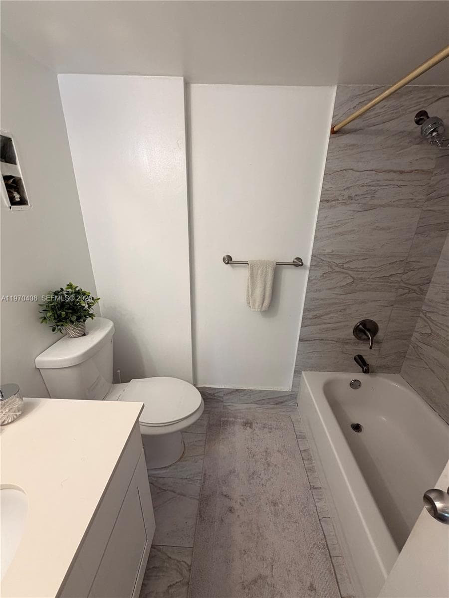 16851 NE 23RD AVE # B304, North Miami Beach FL 33160 — 16