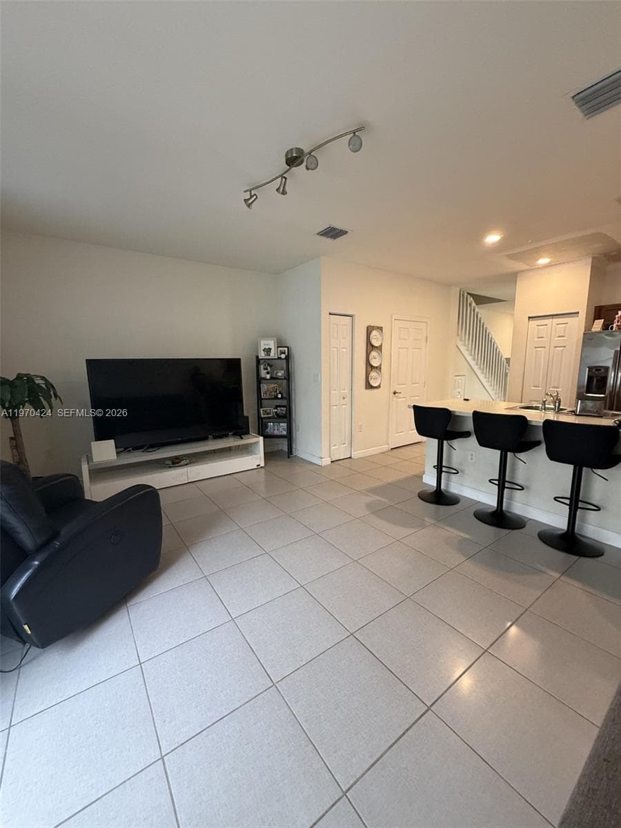 9386 W 33rd Ln, Hialeah FL 33018 — 5