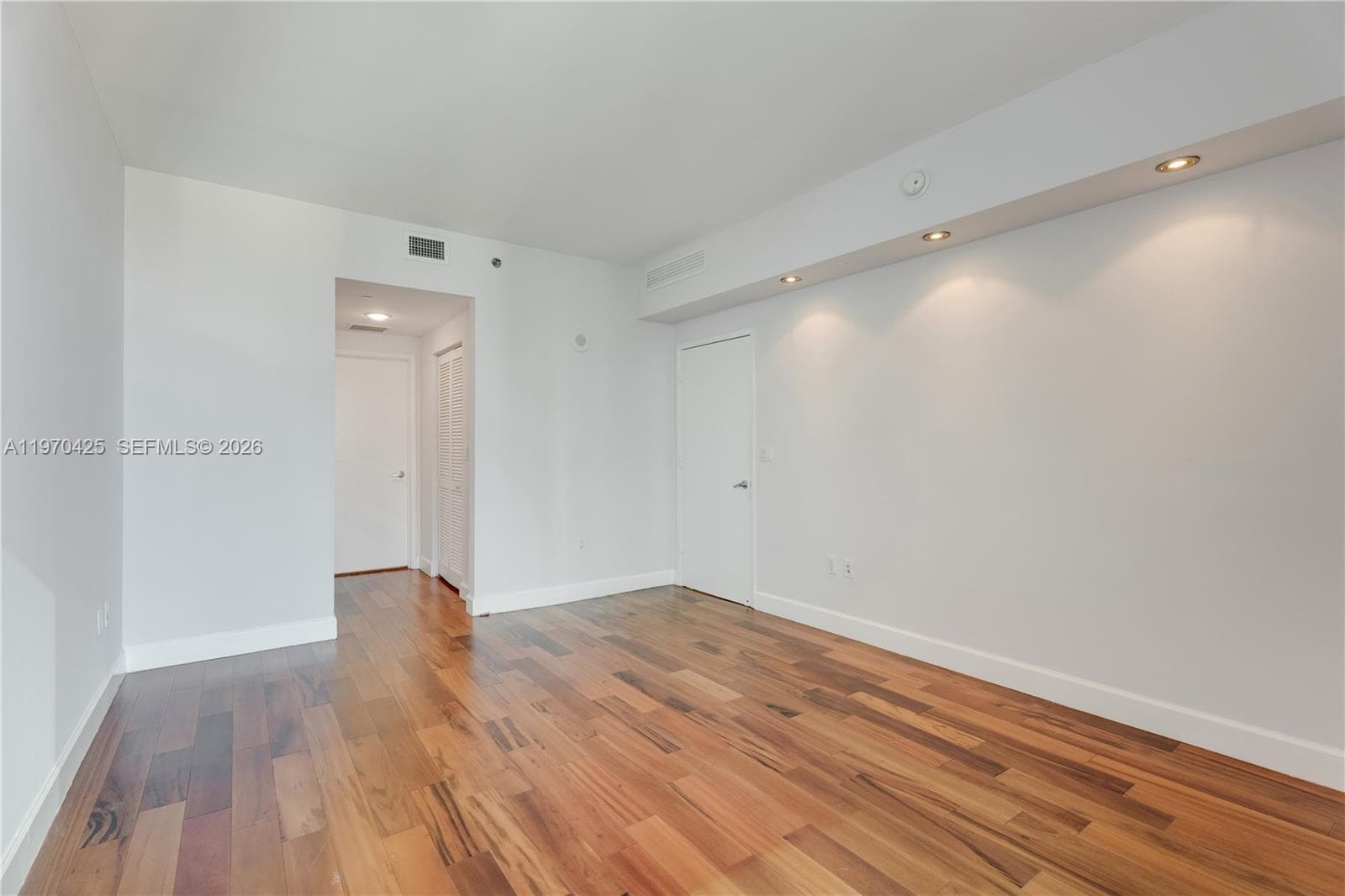 951 Brickell Ave # 3607, Miami FL 33131 — 22