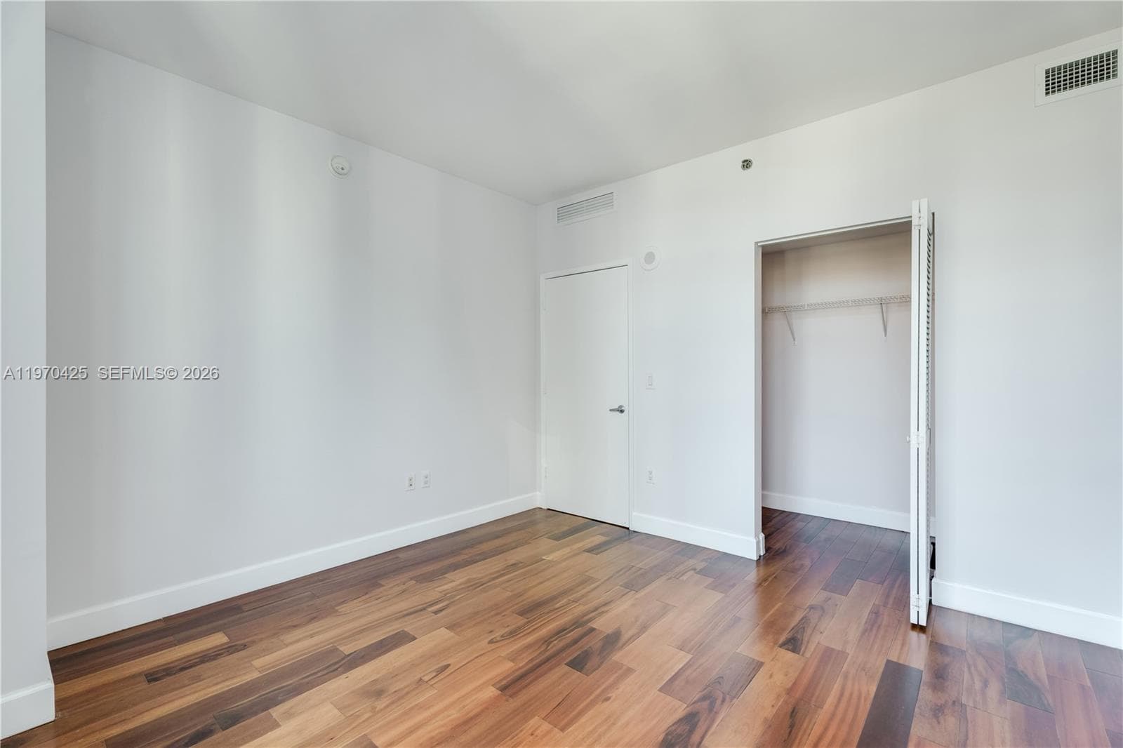 951 Brickell Ave # 3607, Miami FL 33131 — 32