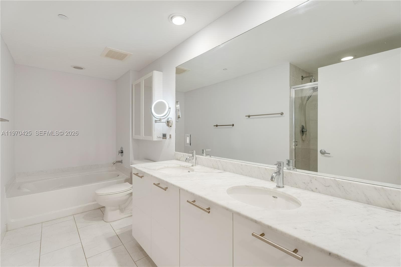 951 Brickell Ave # 3607, Miami FL 33131 — 24
