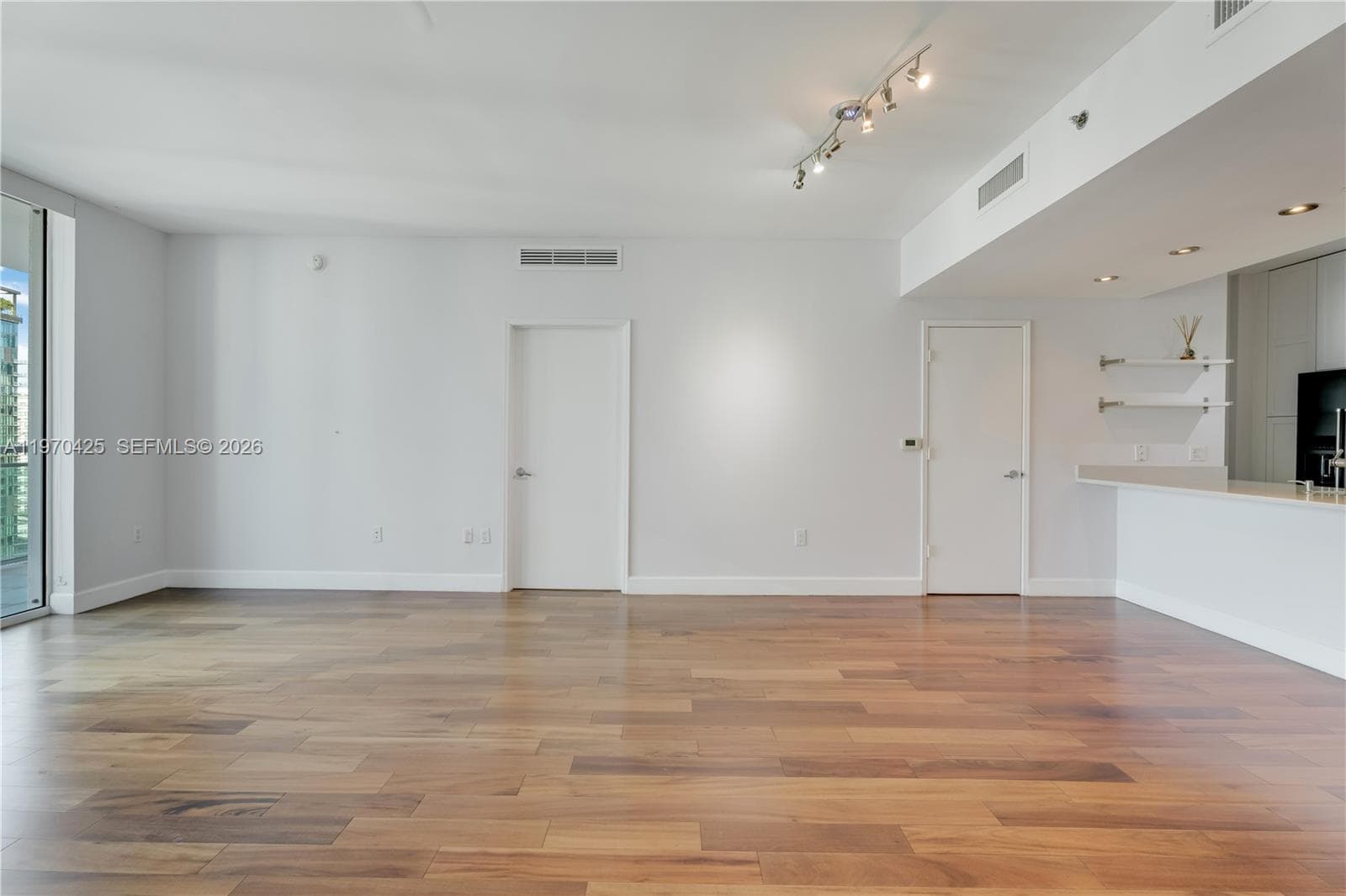 951 Brickell Ave # 3607, Miami FL 33131 — 11