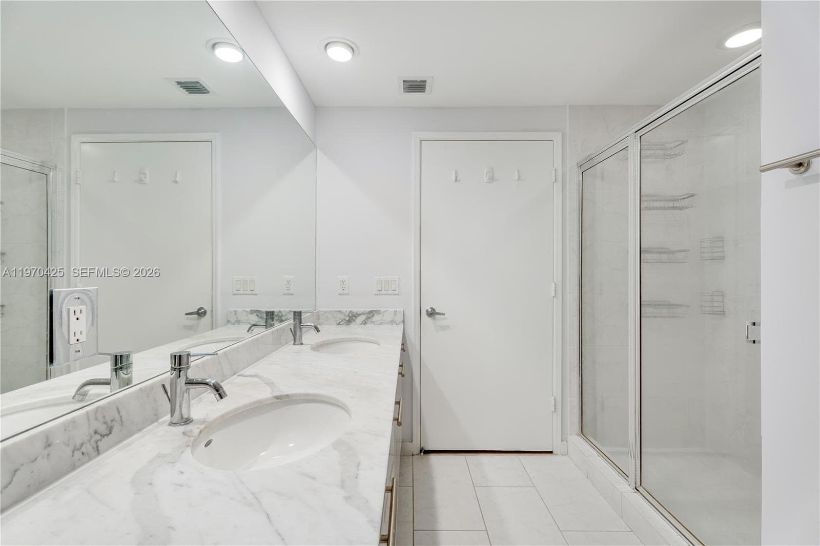 951 Brickell Ave # 3607, Miami FL 33131 — 29