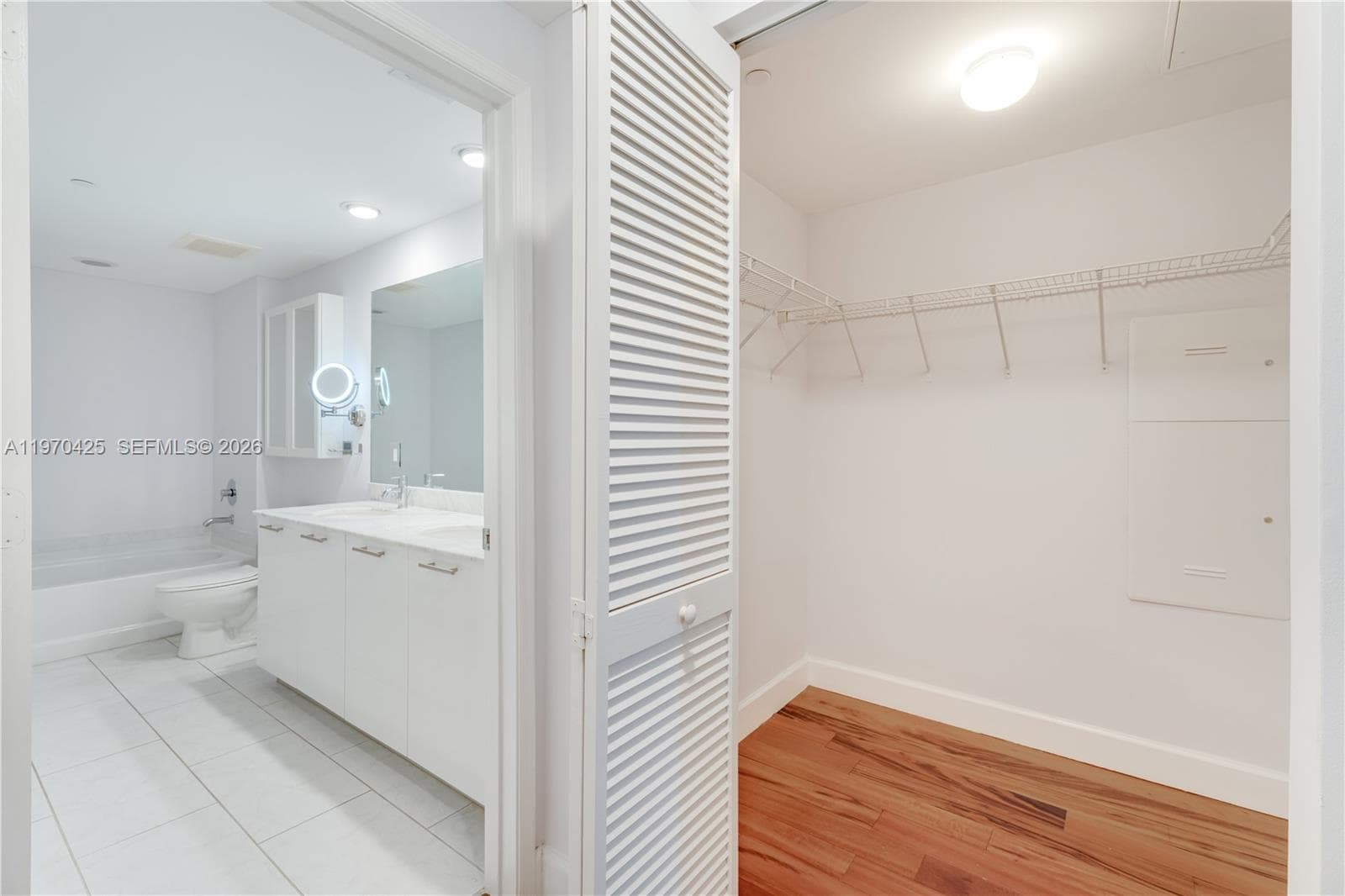 951 Brickell Ave # 3607, Miami FL 33131 — 25