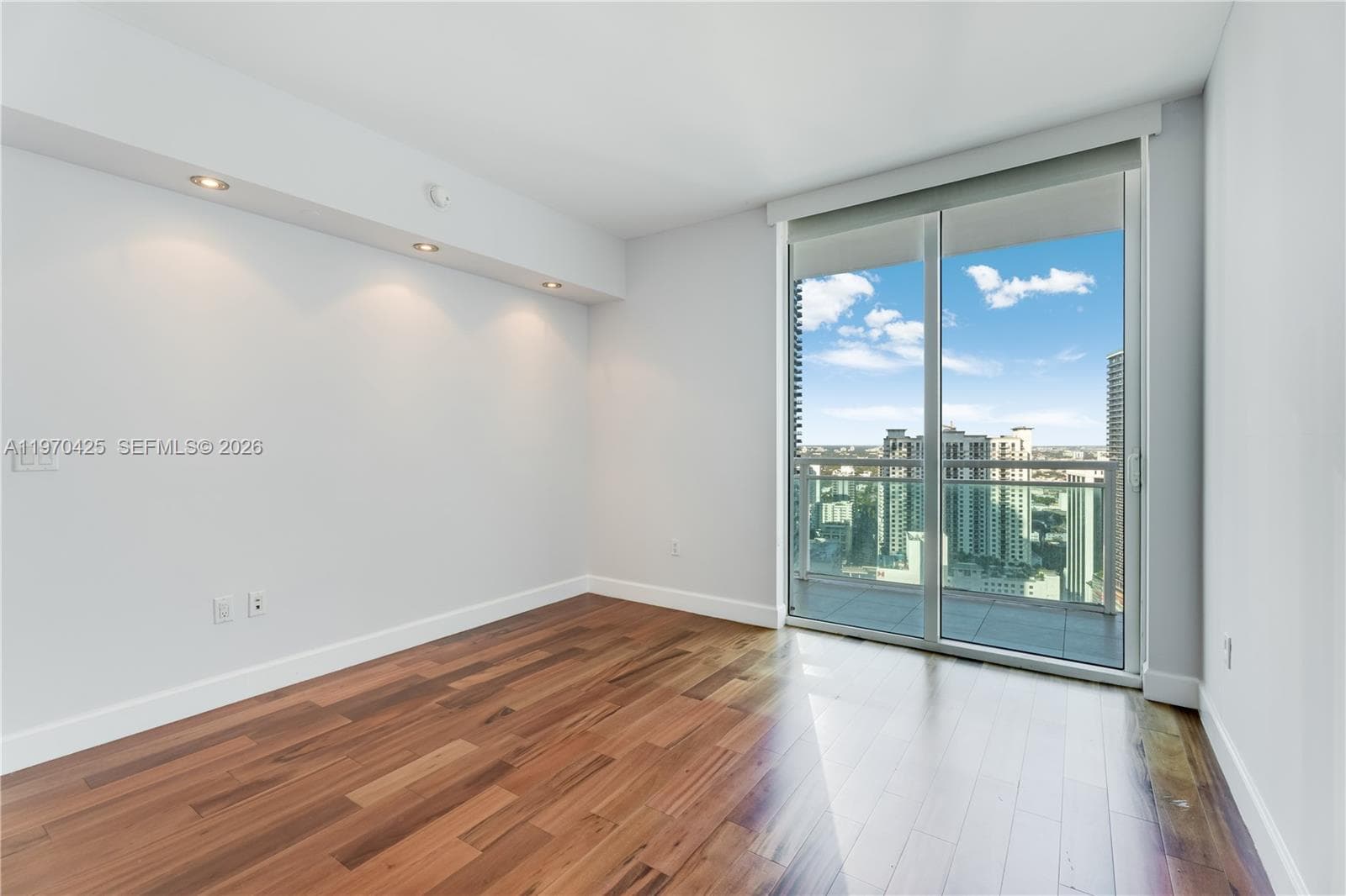 951 Brickell Ave # 3607, Miami FL 33131 — 21