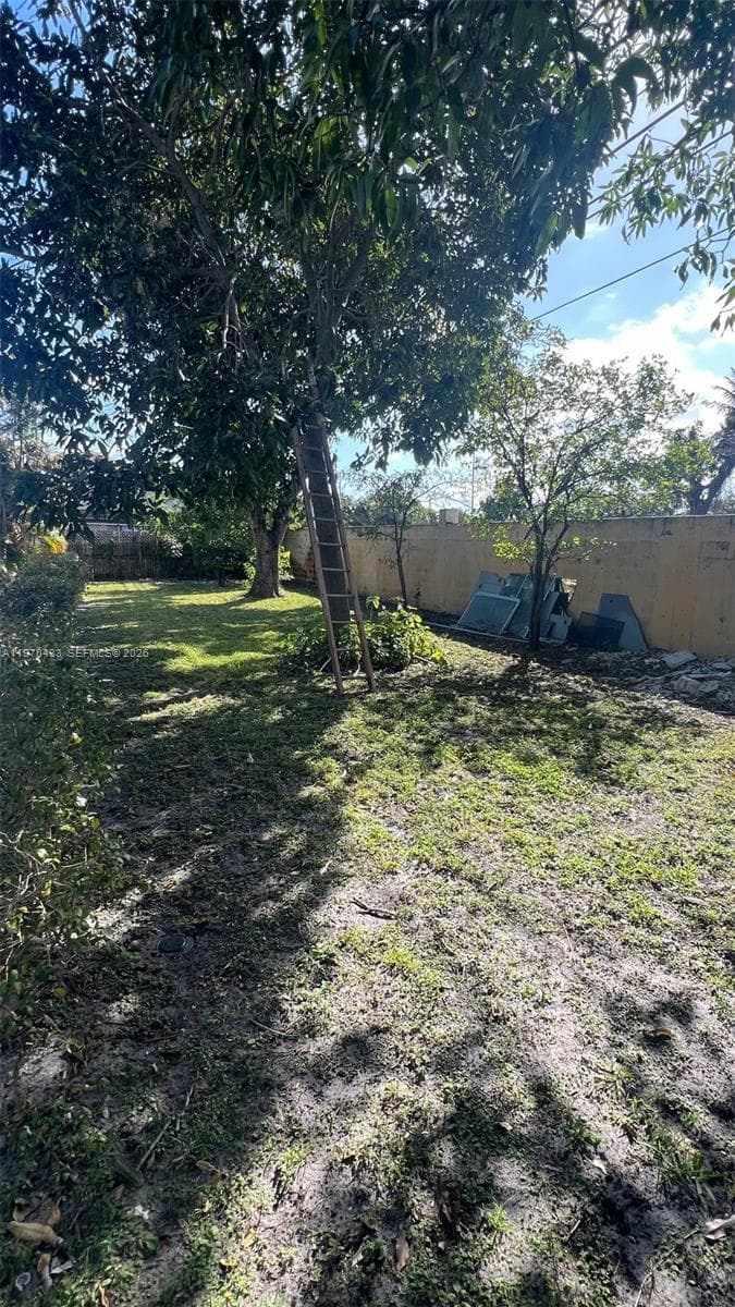 1980 NE 185th Ter, North Miami Beach FL 33179 — 16