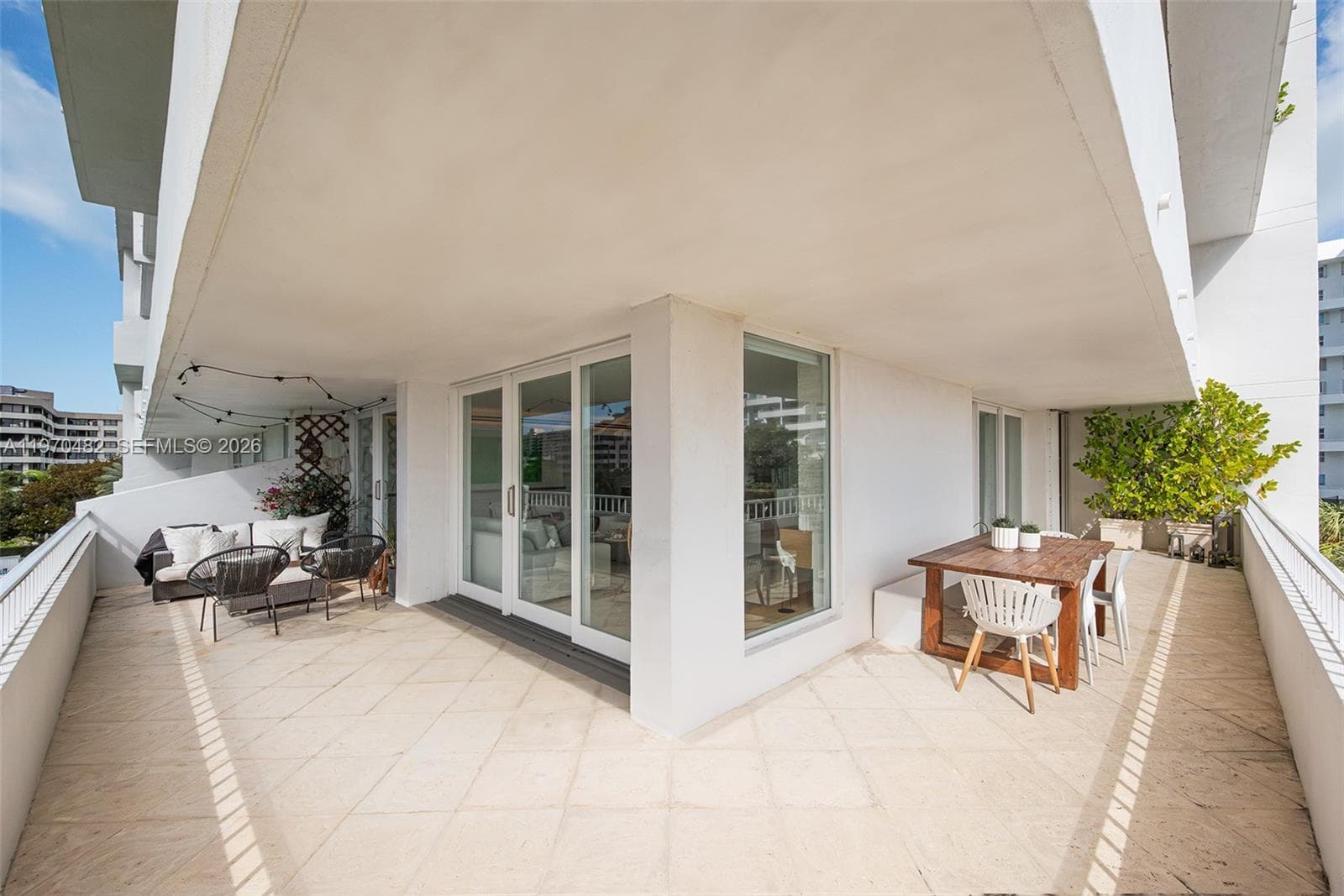 199 Ocean Lane Dr # 401, Key Biscayne FL 33149 — 33