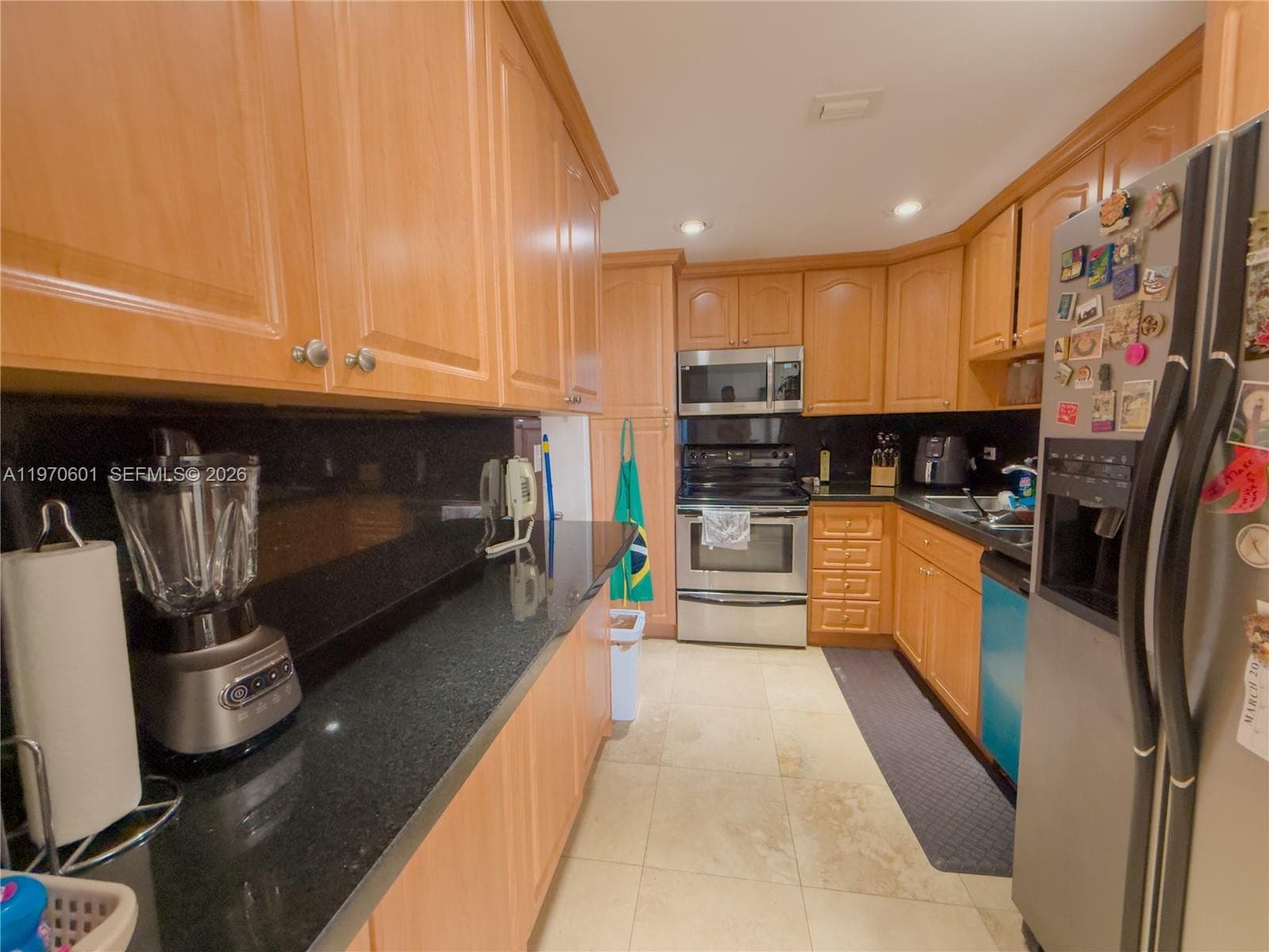 5005 Collins Ave # 825, Miami Beach FL 33140 — 7
