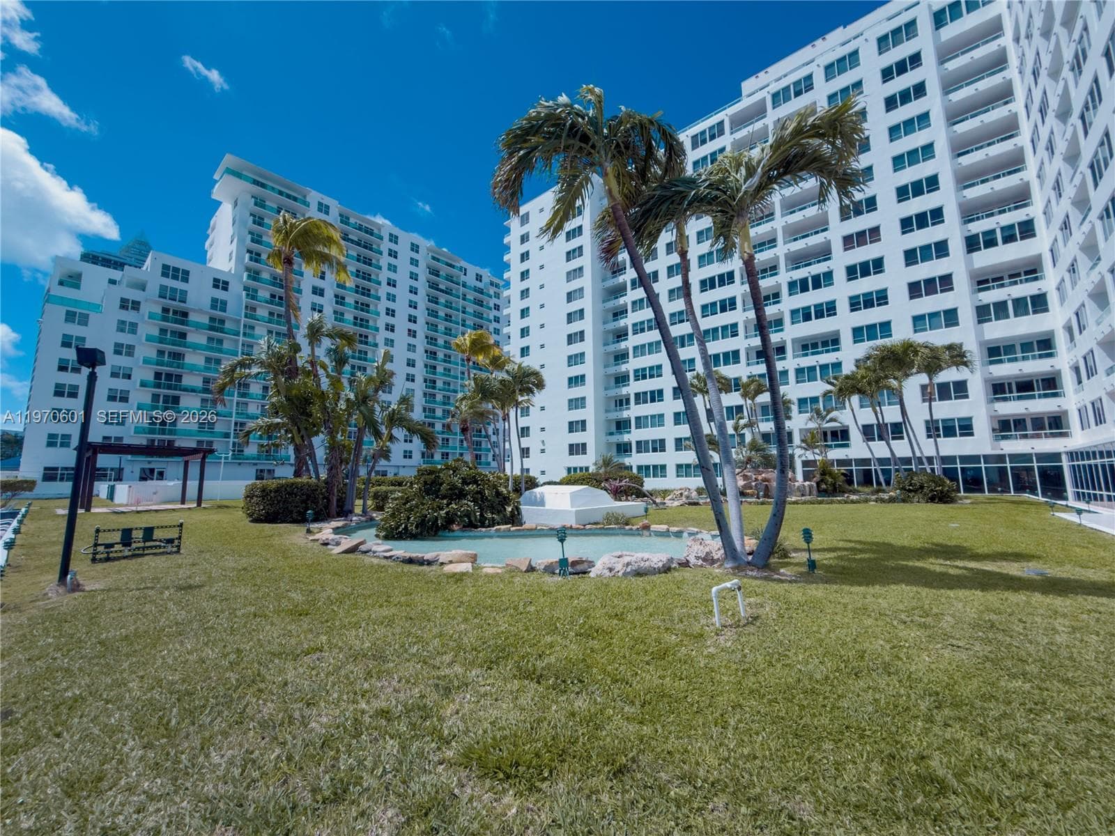 5005 Collins Ave # 825, Miami Beach FL 33140 — 32
