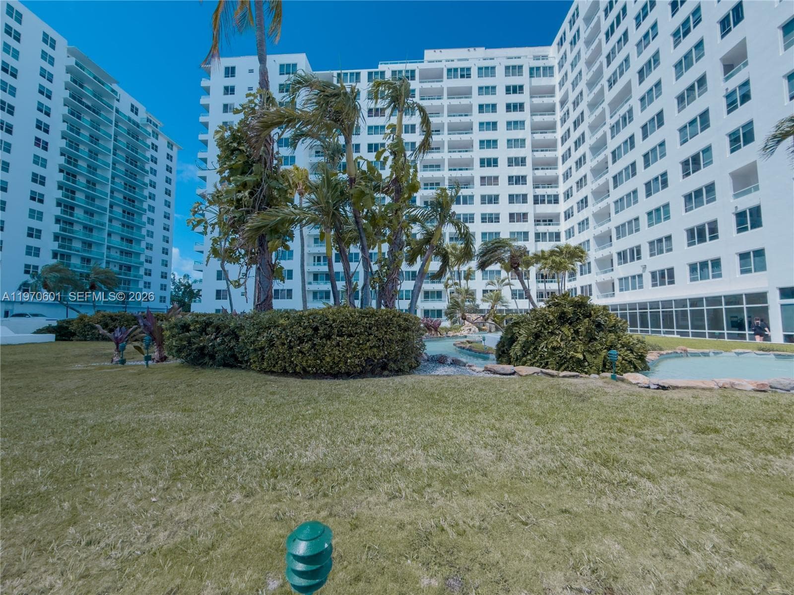 5005 Collins Ave # 825, Miami Beach FL 33140 — 33