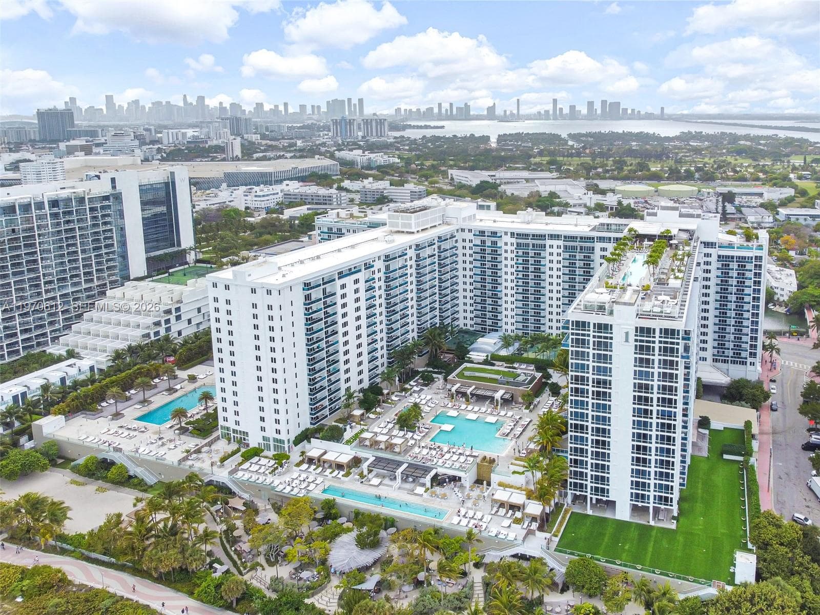 2301 Collins Ave # 338, Miami Beach FL 33139 — 33