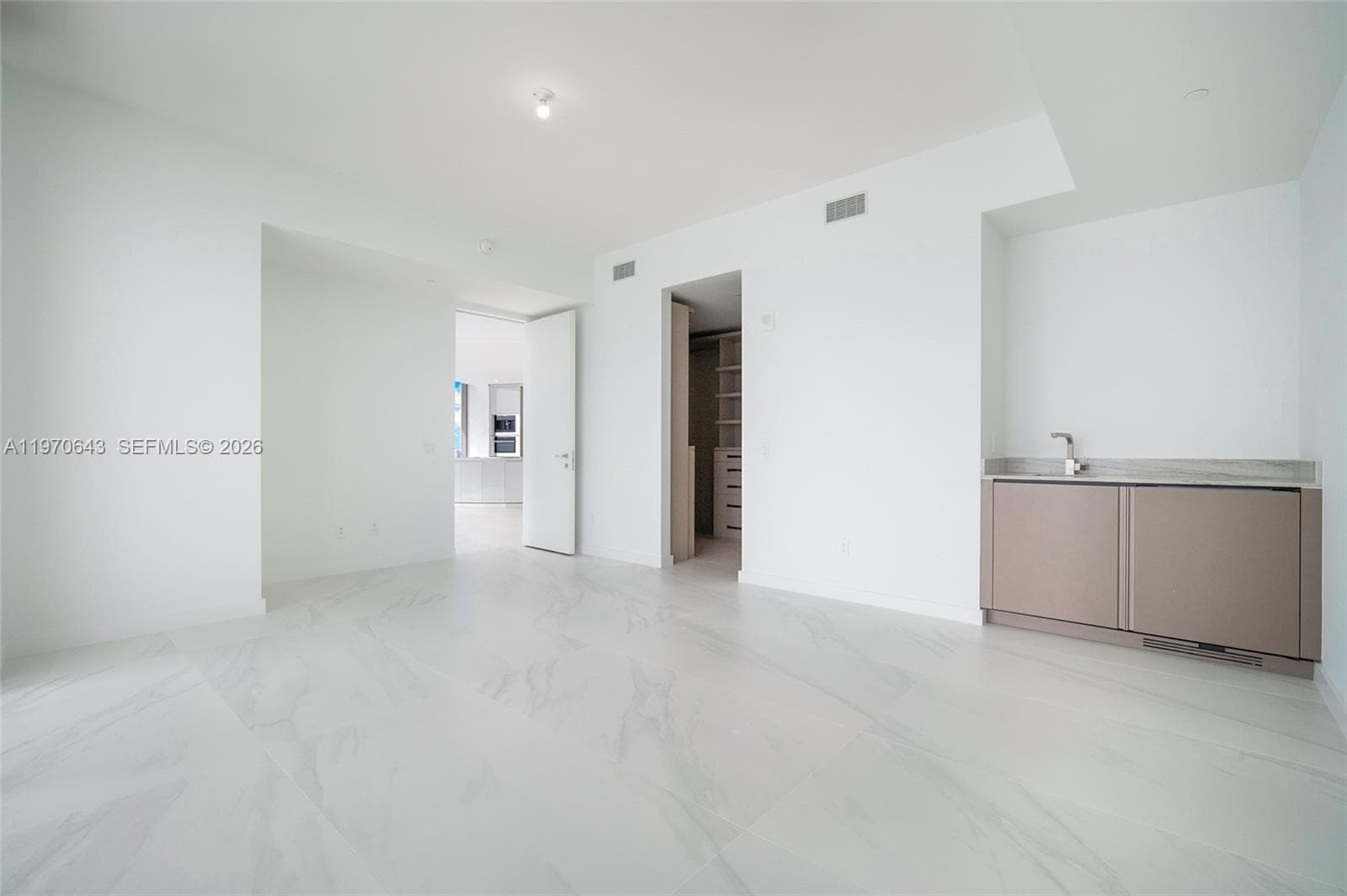 18975 Collins Ave # 1604, Sunny Isles Beach FL 33160 — 18