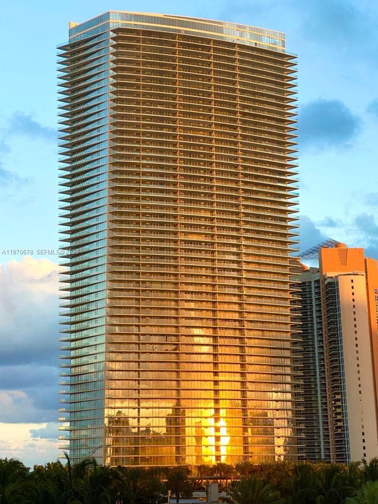 18975 Collins Ave # 4505, Sunny Isles Beach FL 33160 — 41