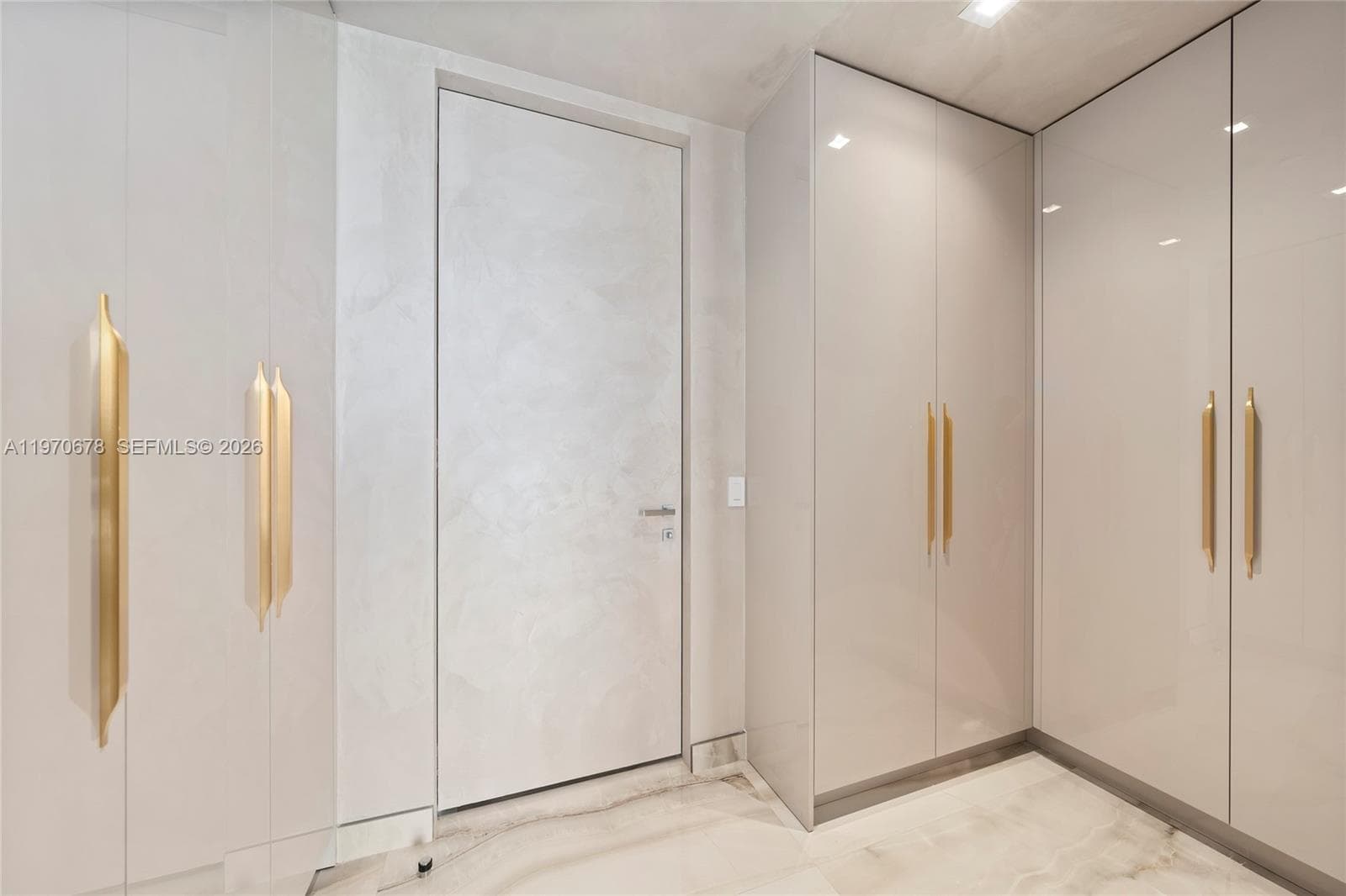 18975 Collins Ave # 4505, Sunny Isles Beach FL 33160 — 16