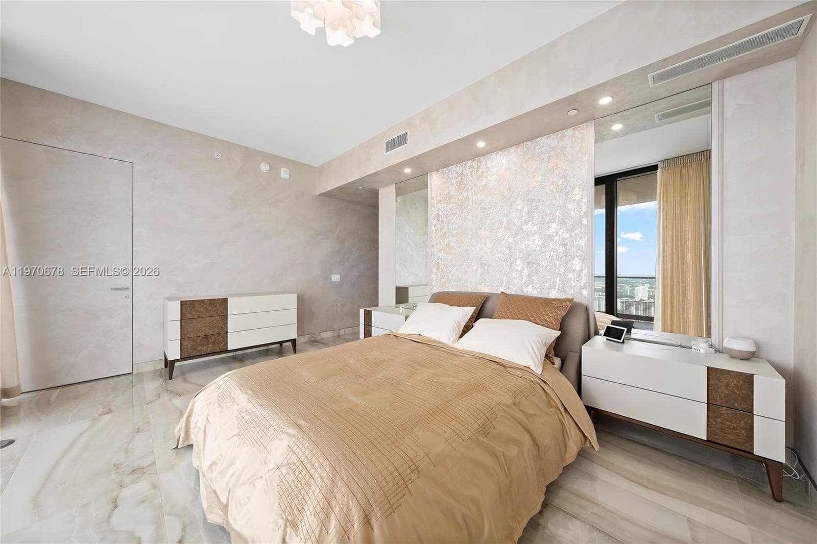 18975 Collins Ave # 4505, Sunny Isles Beach FL 33160 — 20