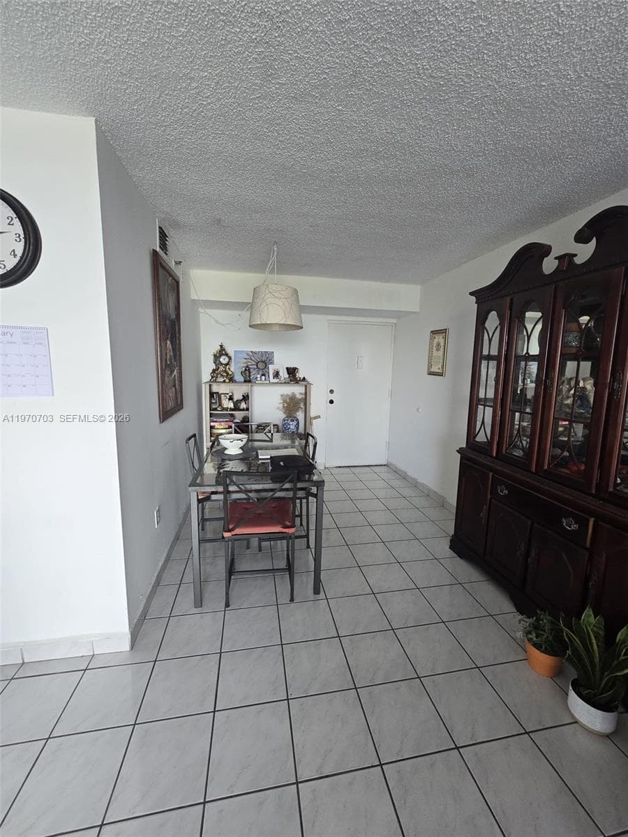 9688 Fontainebleau Blvd # 409, Miami FL 33172 — 6