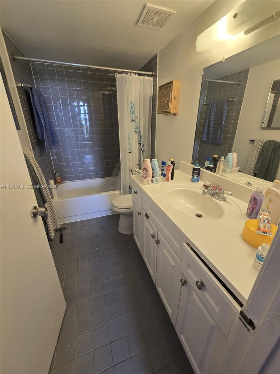9688 Fontainebleau Blvd # 409, Miami FL 33172 — 13