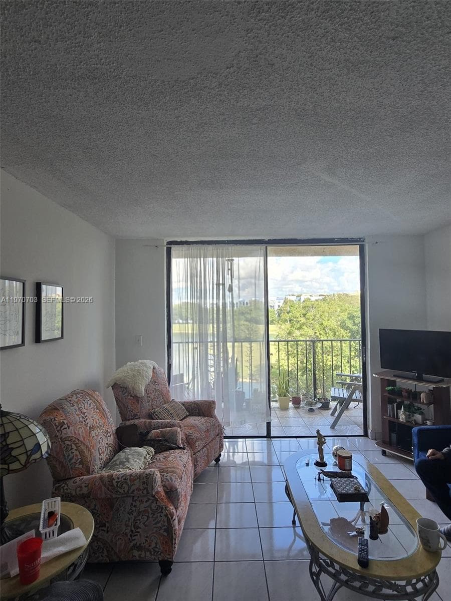 9688 Fontainebleau Blvd # 409, Miami FL 33172 — 3