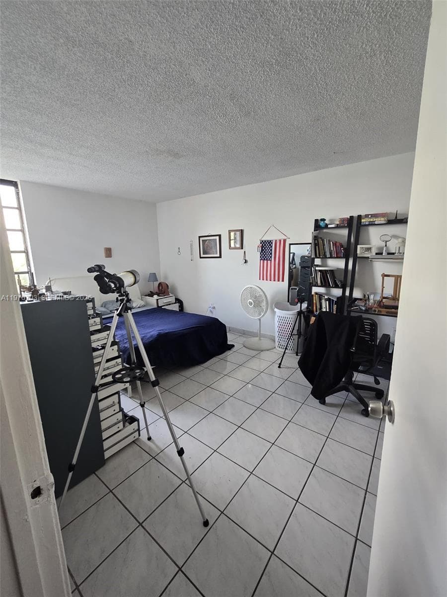 9688 Fontainebleau Blvd # 409, Miami FL 33172 — 9