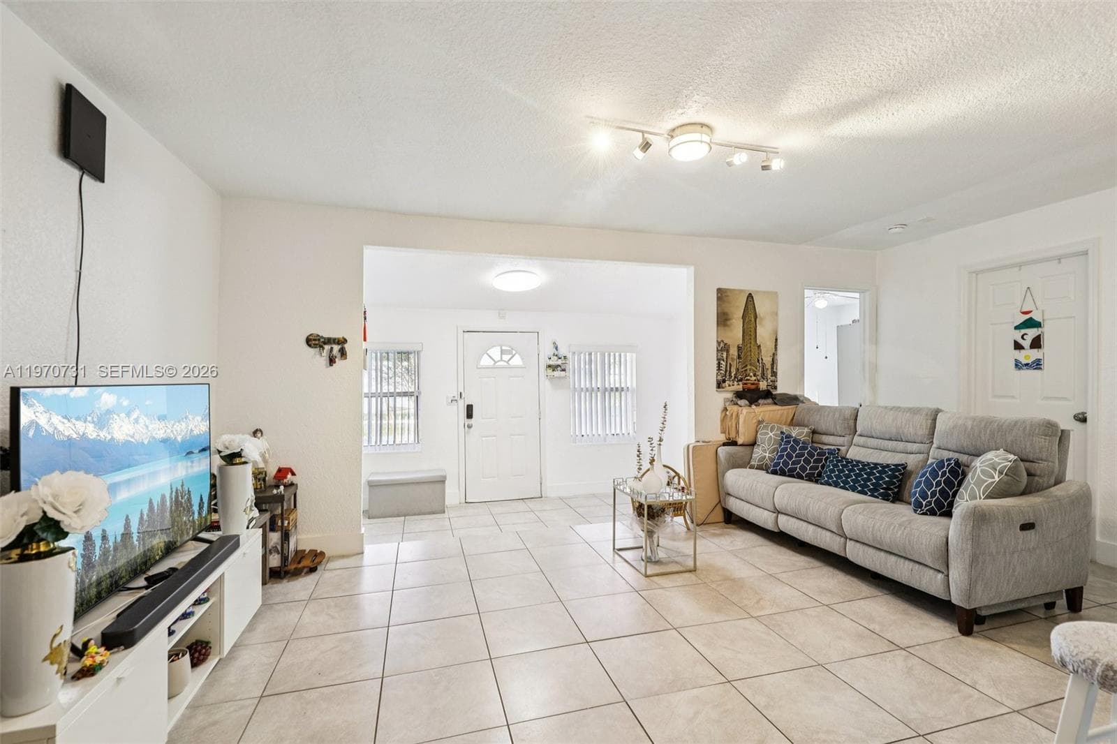 6402 NW 8th Ave, Miami FL 33150 — 9