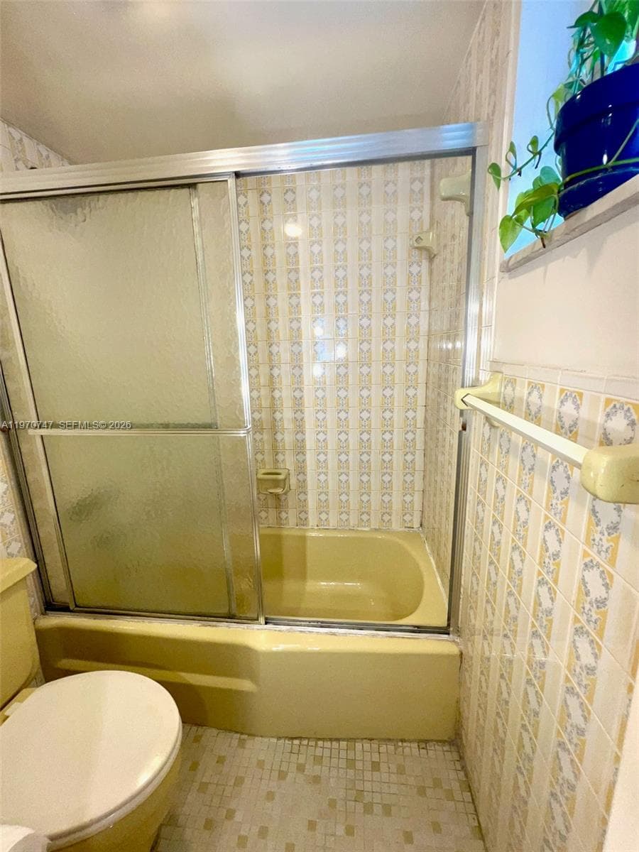 1658 Bay Rd # 203, Miami Beach FL 33139 — 23