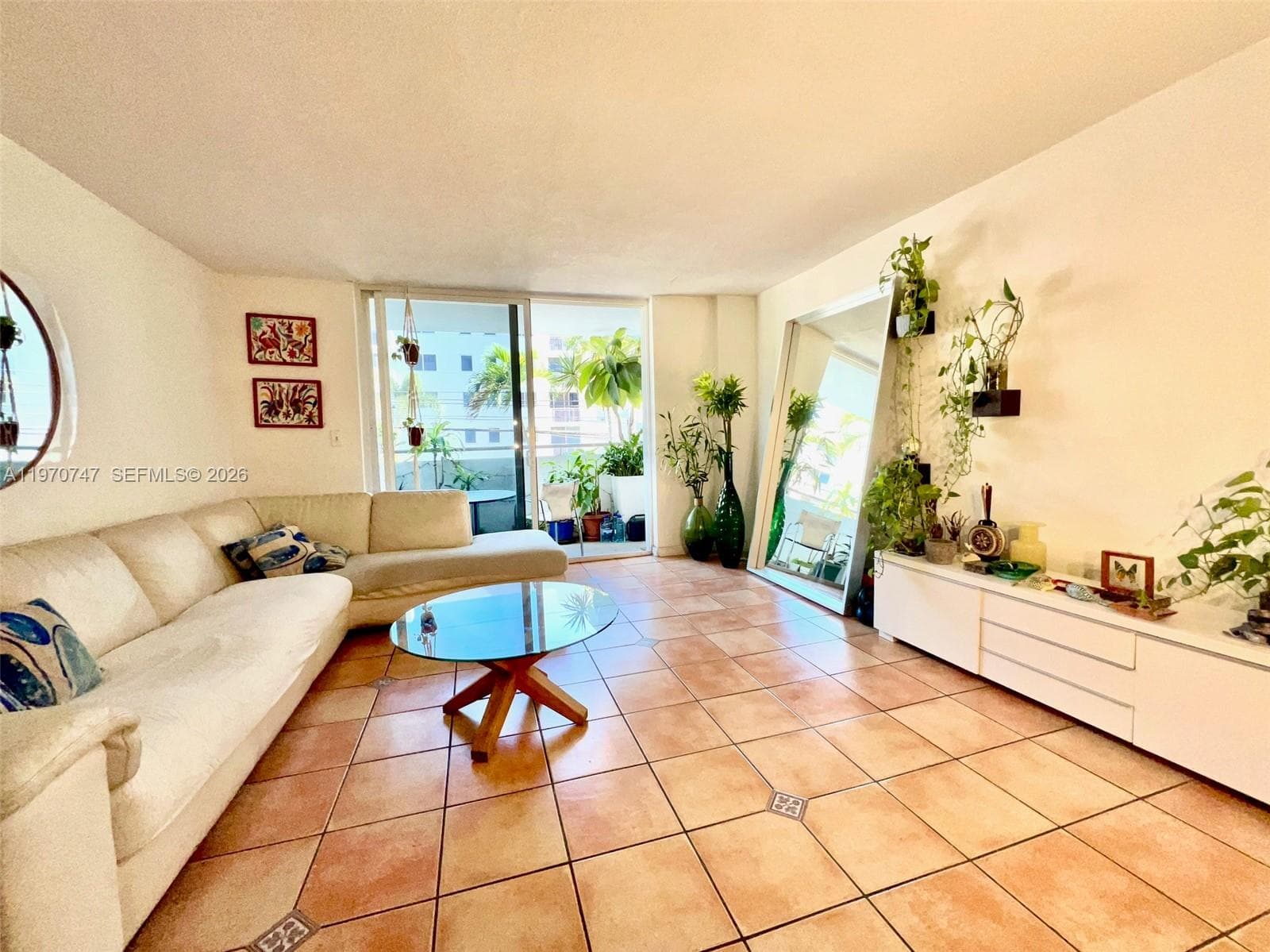 1658 Bay Rd # 203, Miami Beach FL 33139 — 33