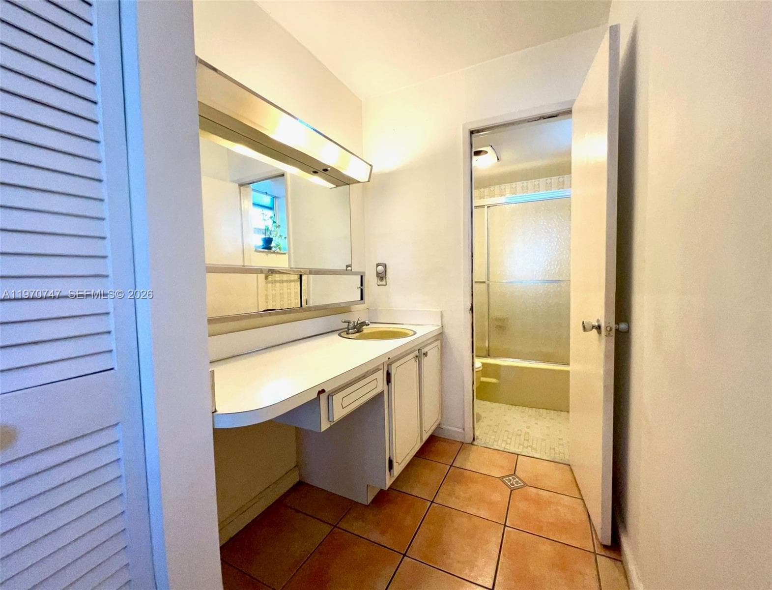 1658 Bay Rd # 203, Miami Beach FL 33139 — 19
