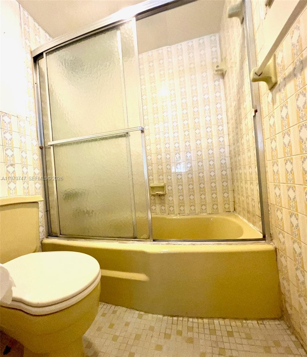 1658 Bay Rd # 203, Miami Beach FL 33139 — 25
